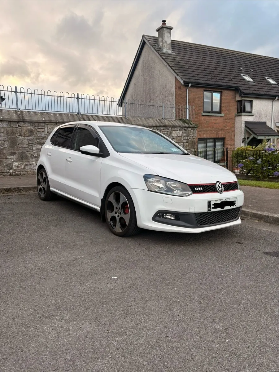 Volkswagen Polo 2012 - Image 2