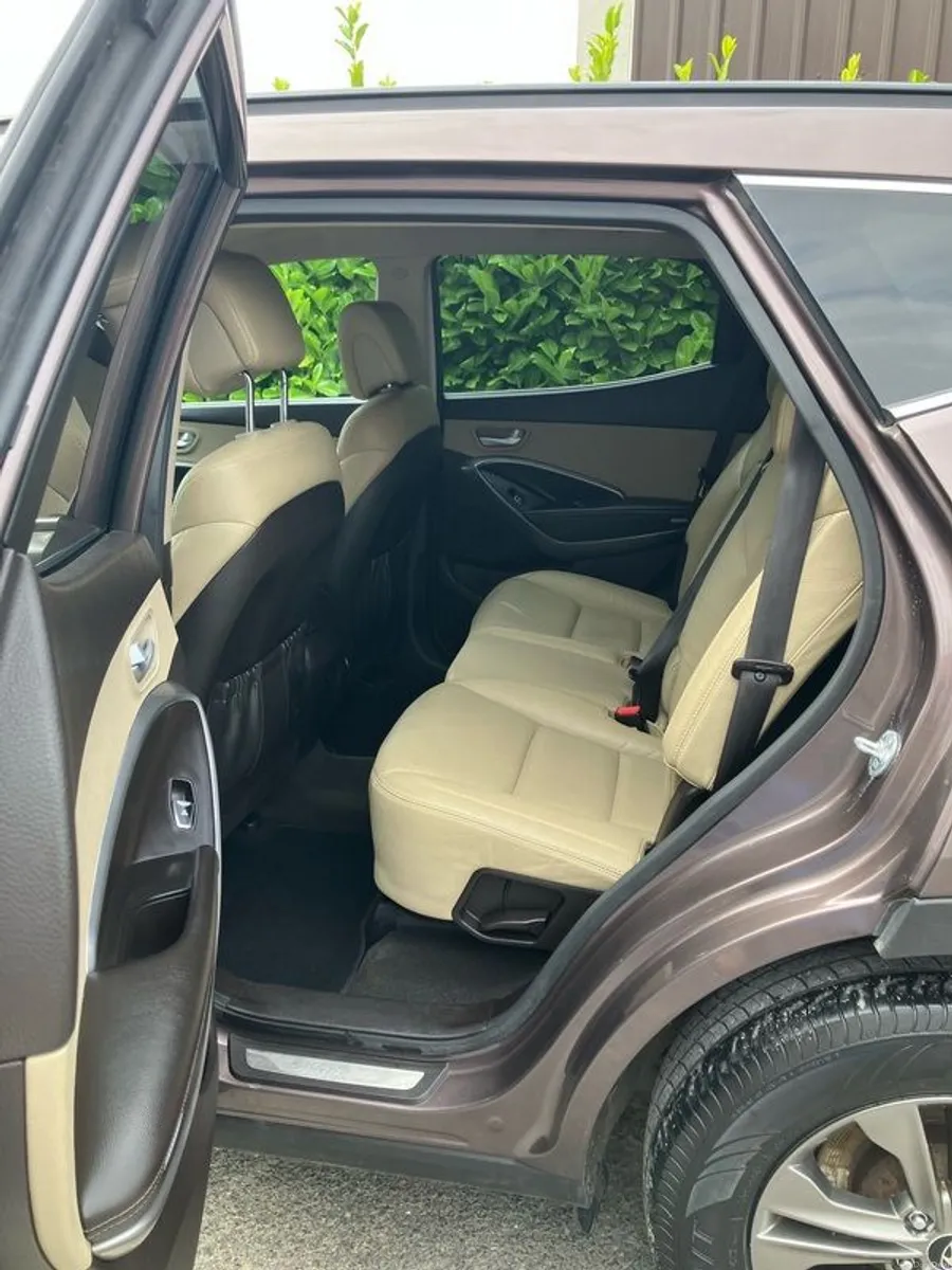 2014 Hyundai Santa Fe - Image 4