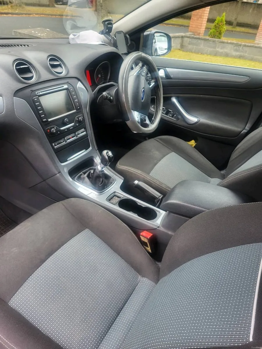 Car - Image 3