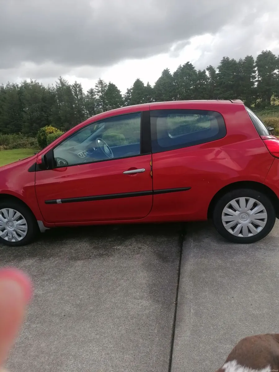 Renault Clio 2011 - Image 2
