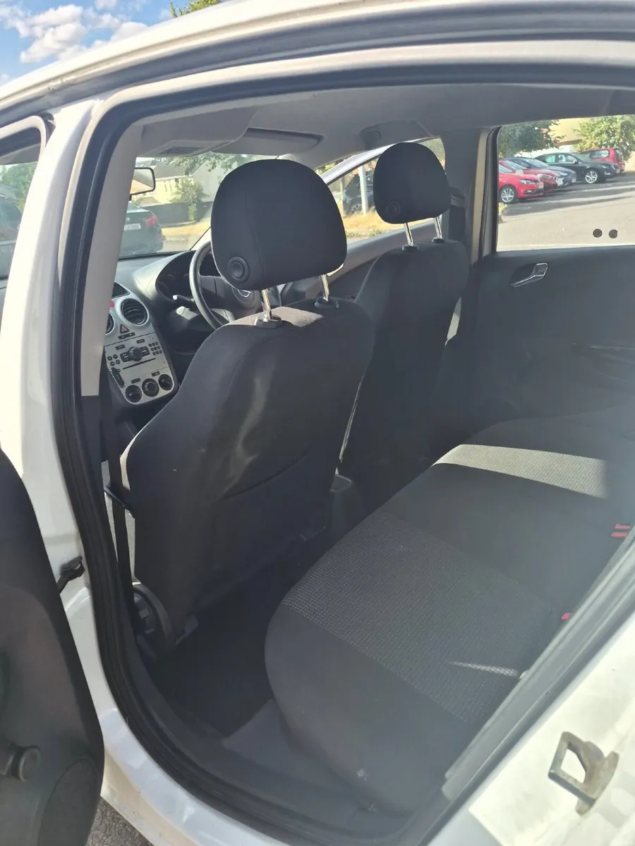 Opel Corsa 2011 - Image 4