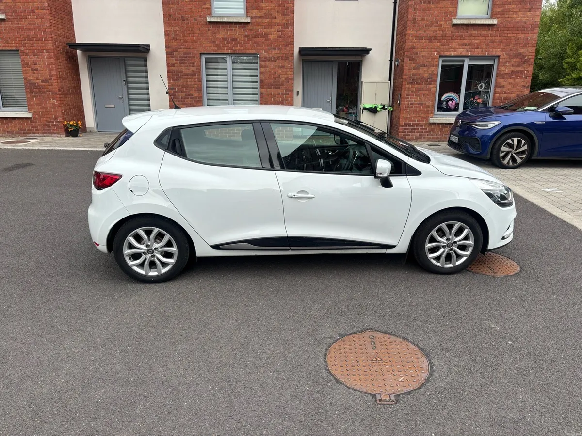 Renault Clio 2017 - Image 6