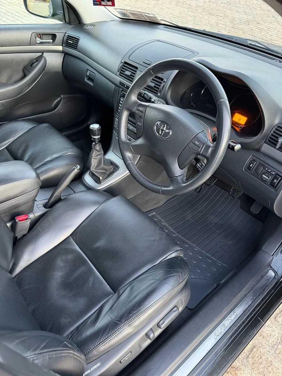 Toyota Avensis - Image 5