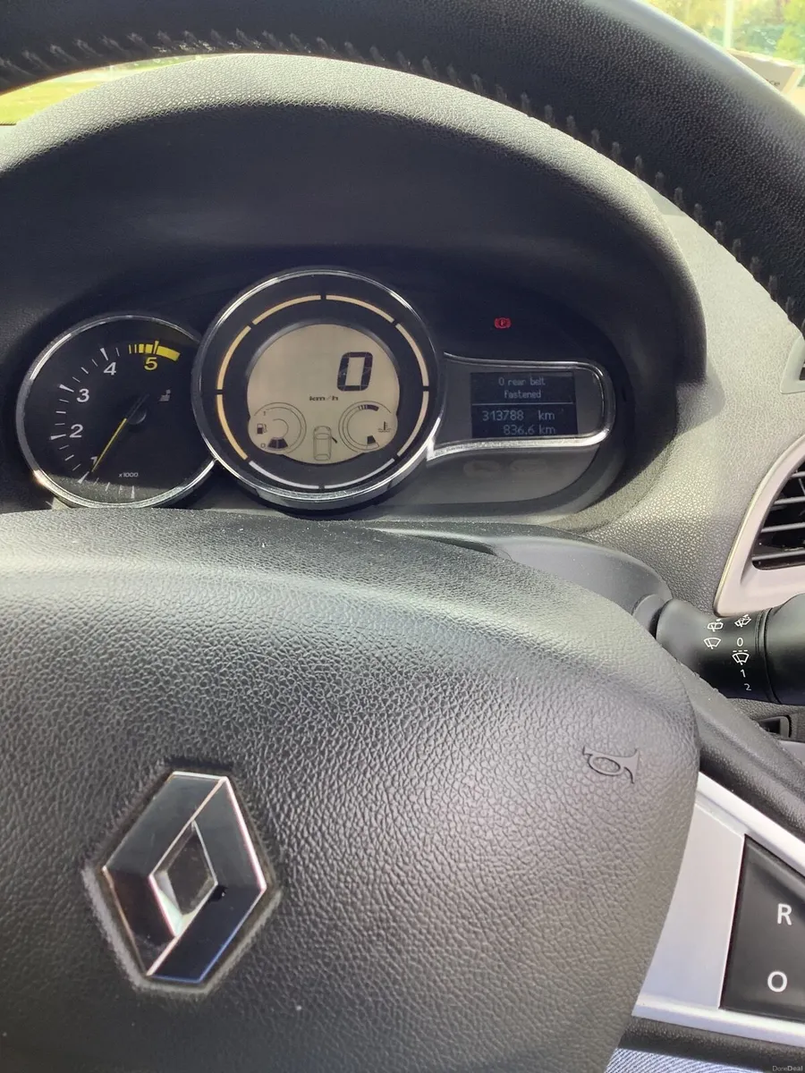 Renault Megane 2013 1’5 td nct 8/27 /tax/3 27 - Image 6