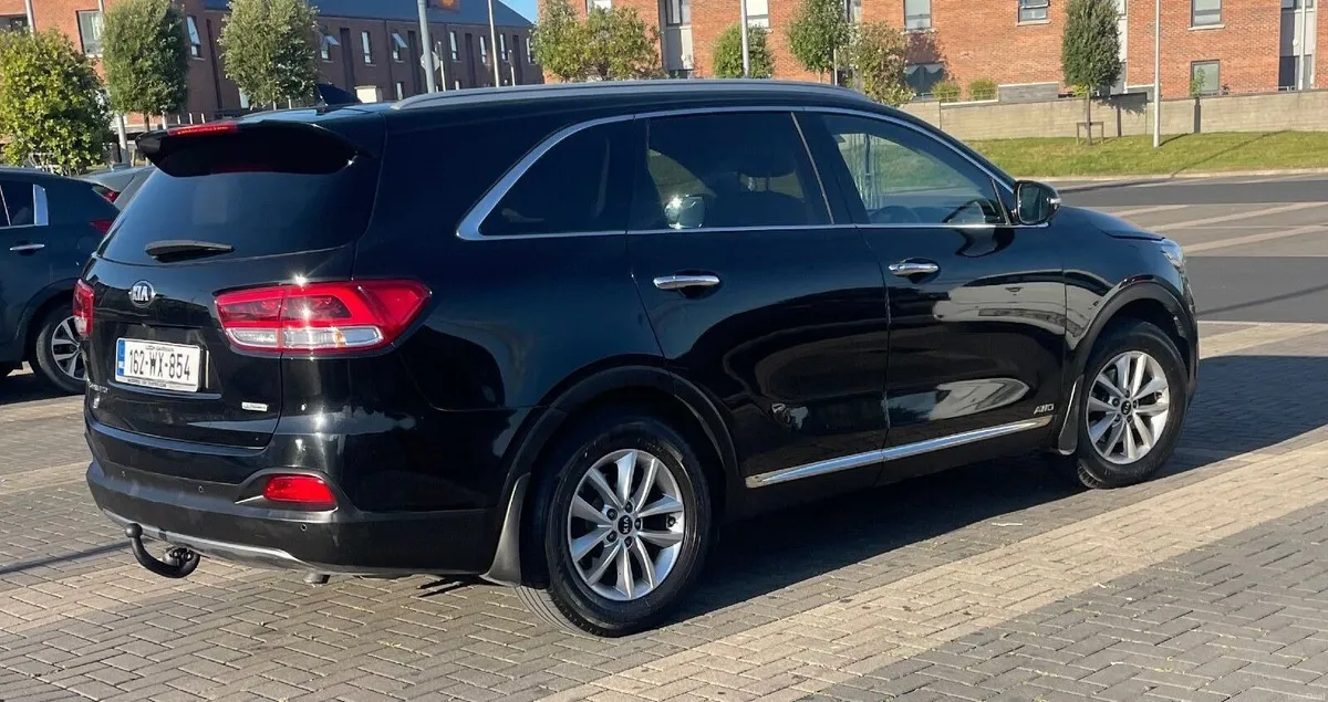 Kia Sorento 2016 - Image 1