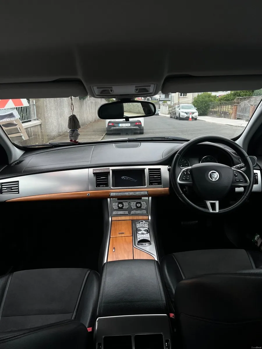 Jaguar XF 2012 - Image 5