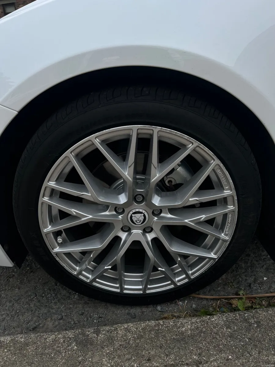Jaguar XF 2012 - Image 6