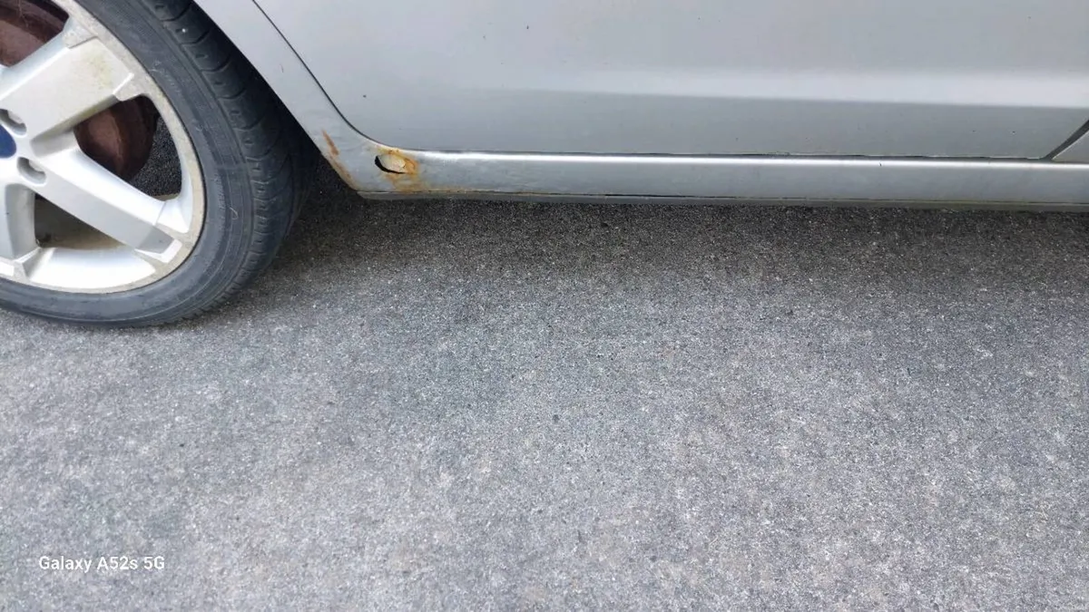06 FORD FOCUS LX - Image 3