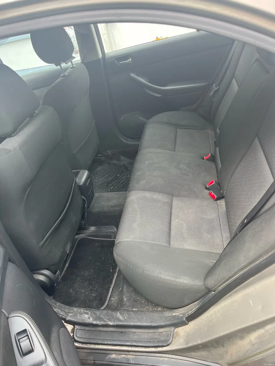 Toyota Avensis - Image 5