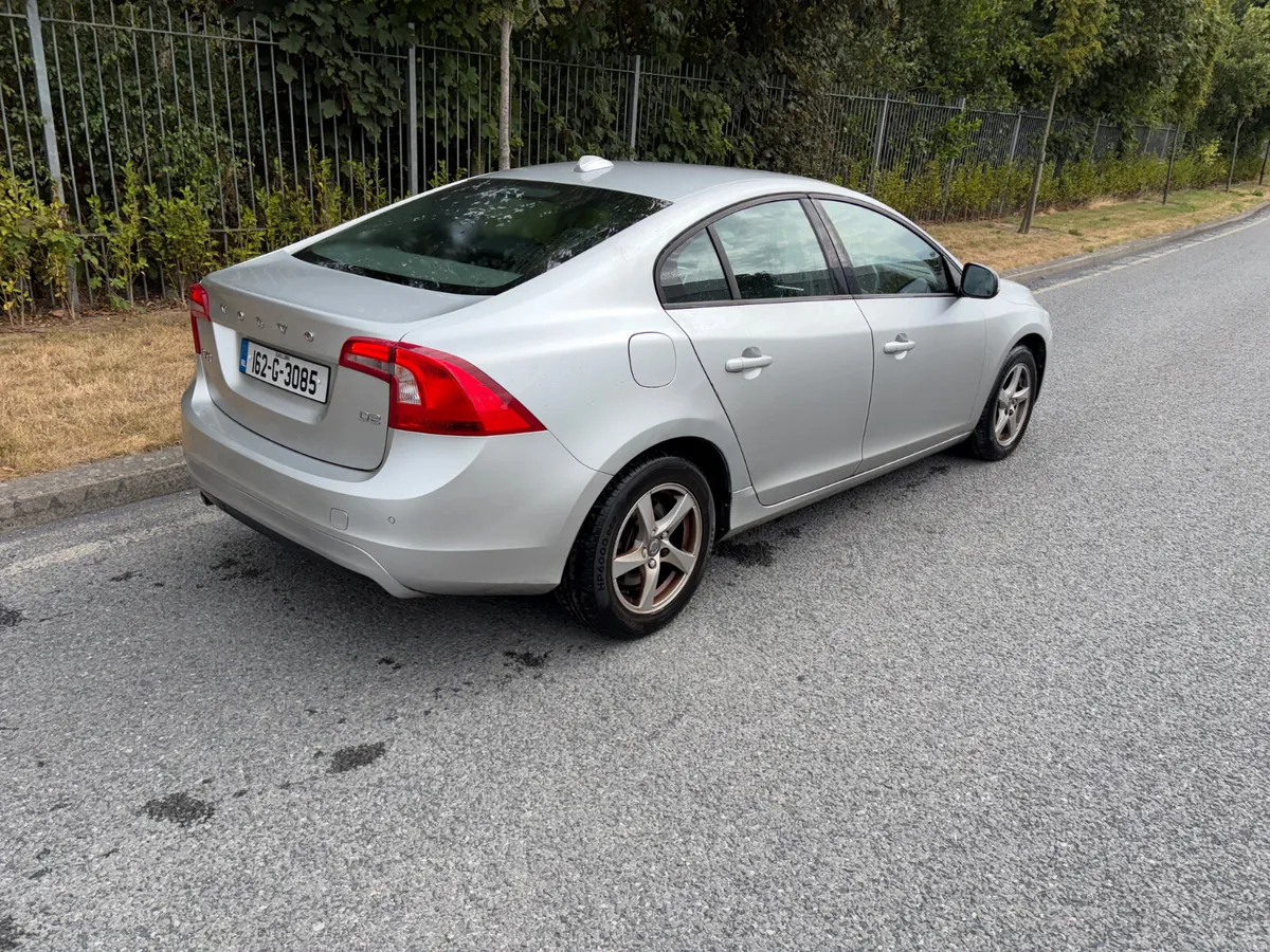 Volvo S60 2016 1 OWNER FROM NEW - Image 5