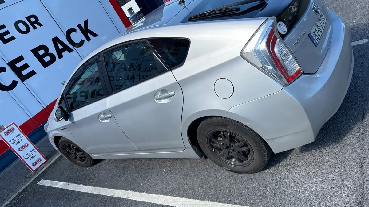 Toyota Prius - Image 3