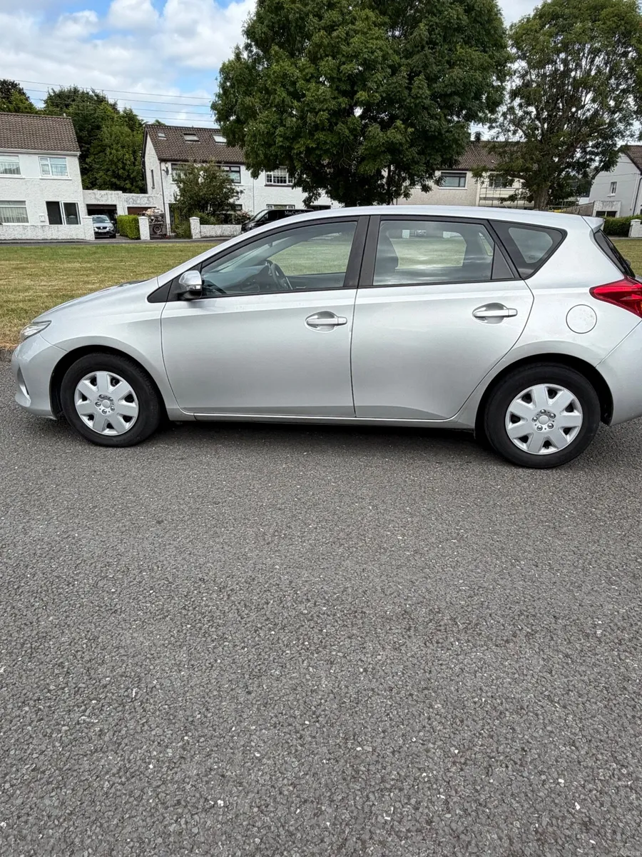 Toyota Auris 2014 - Image 1