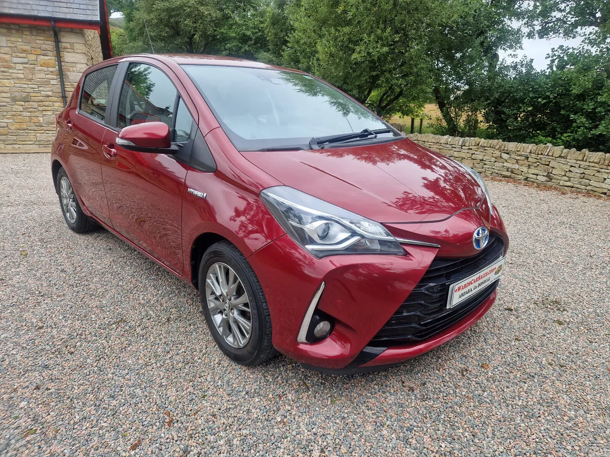 Toyota Yaris 2017 - Image 2