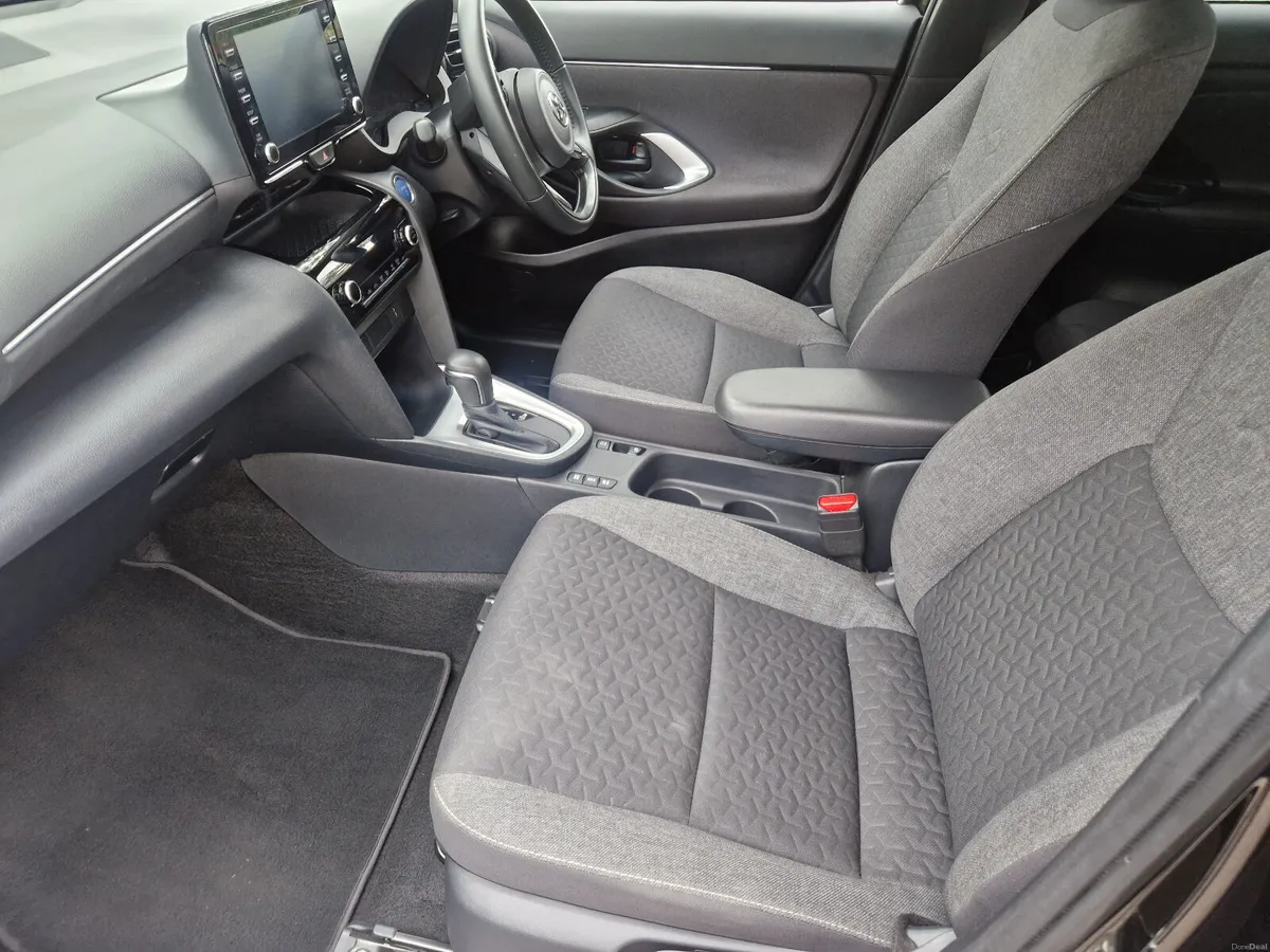 Toyota Yaris Cross 2023 - Image 6