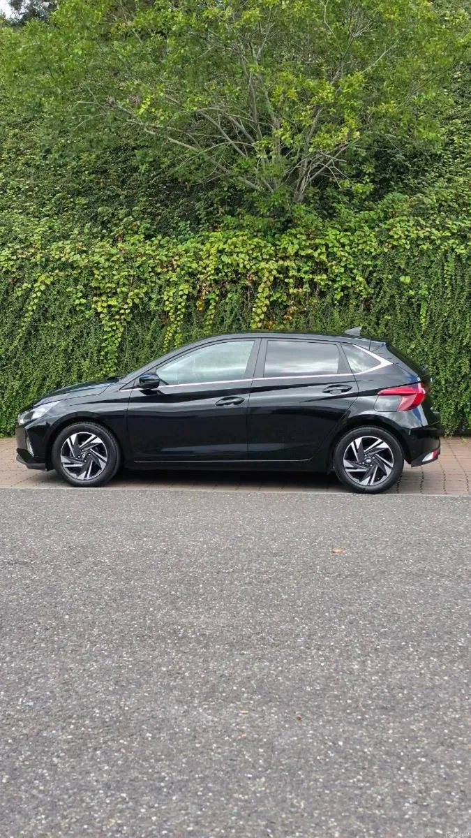 Hyundai i20 Deluxe Plus **Low Mileage** - Image 5
