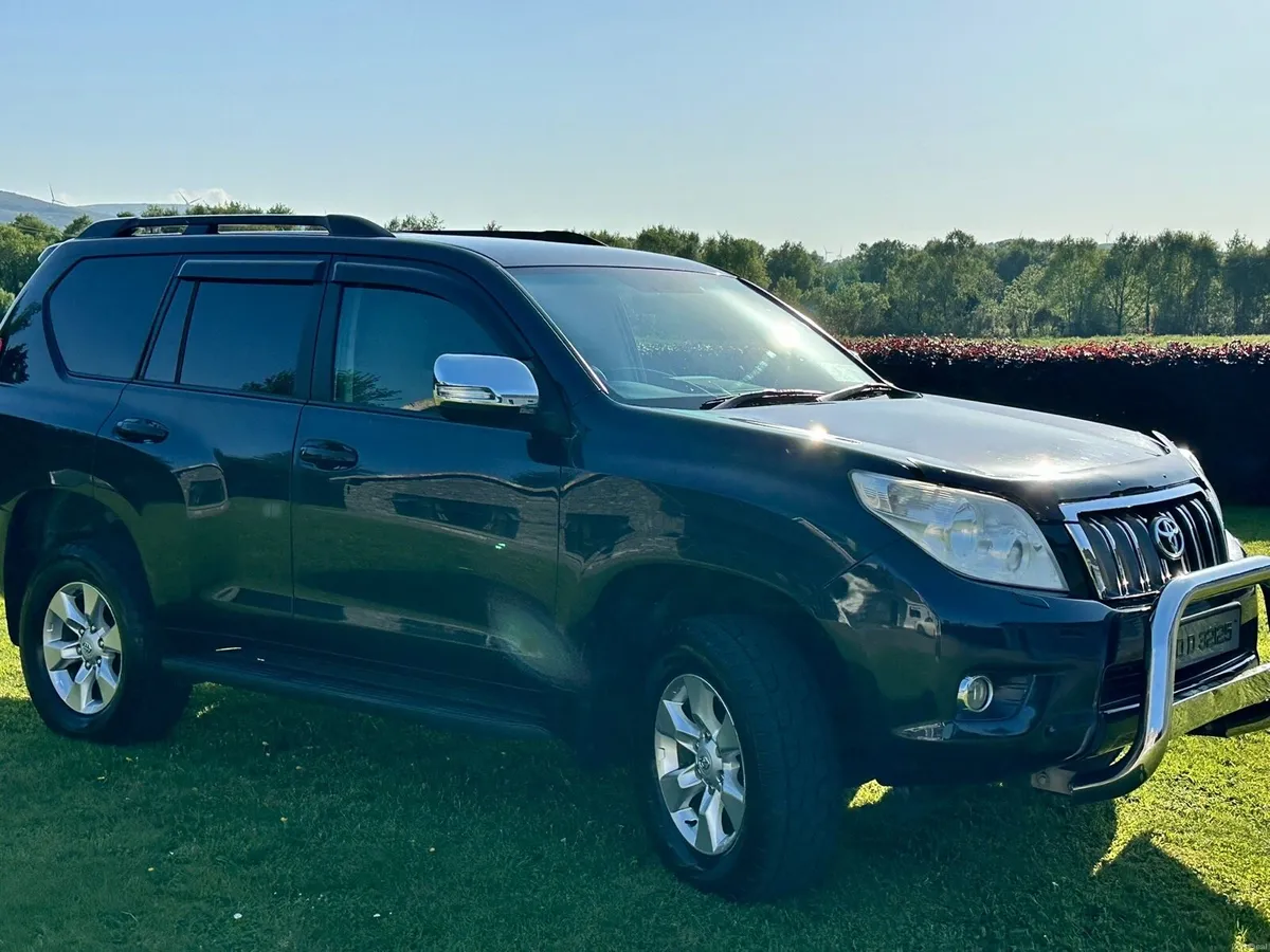 Toyota Landcruiser 2010 - Image 2