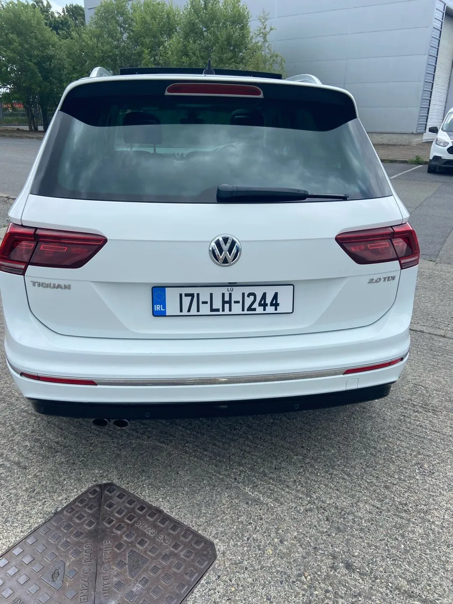 Volkswagen Tiguan R Line - Image 2