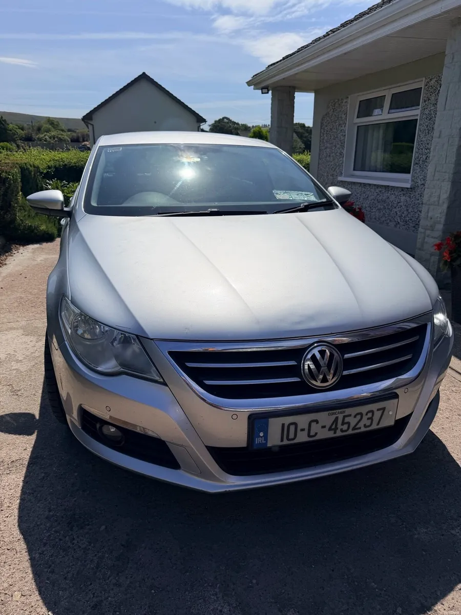 2010 Volkswagen Passat Coupe - Image 4