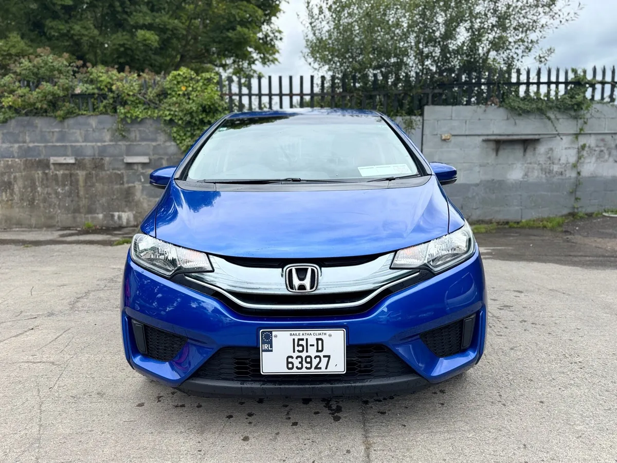 2015 HONDA FIT. LOW MILEAGE.NEW NCT. AUTO 1.5L HYB - Image 2