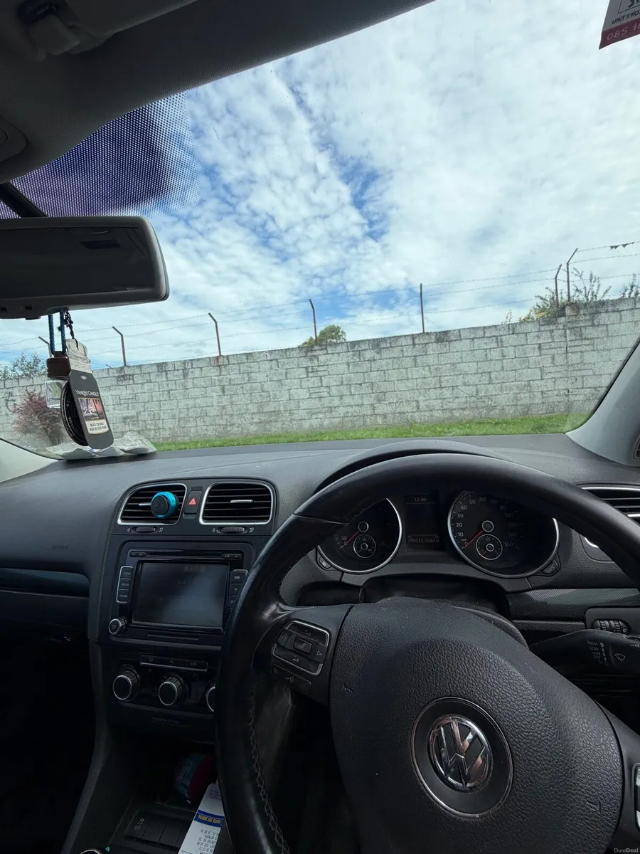 2010 Volkswagen Golf 1.6 TDI - Image 3