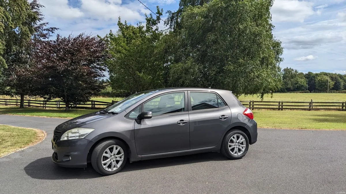 Toyota Auris 2011. 1.4 D. NCT 02/27. - Image 1