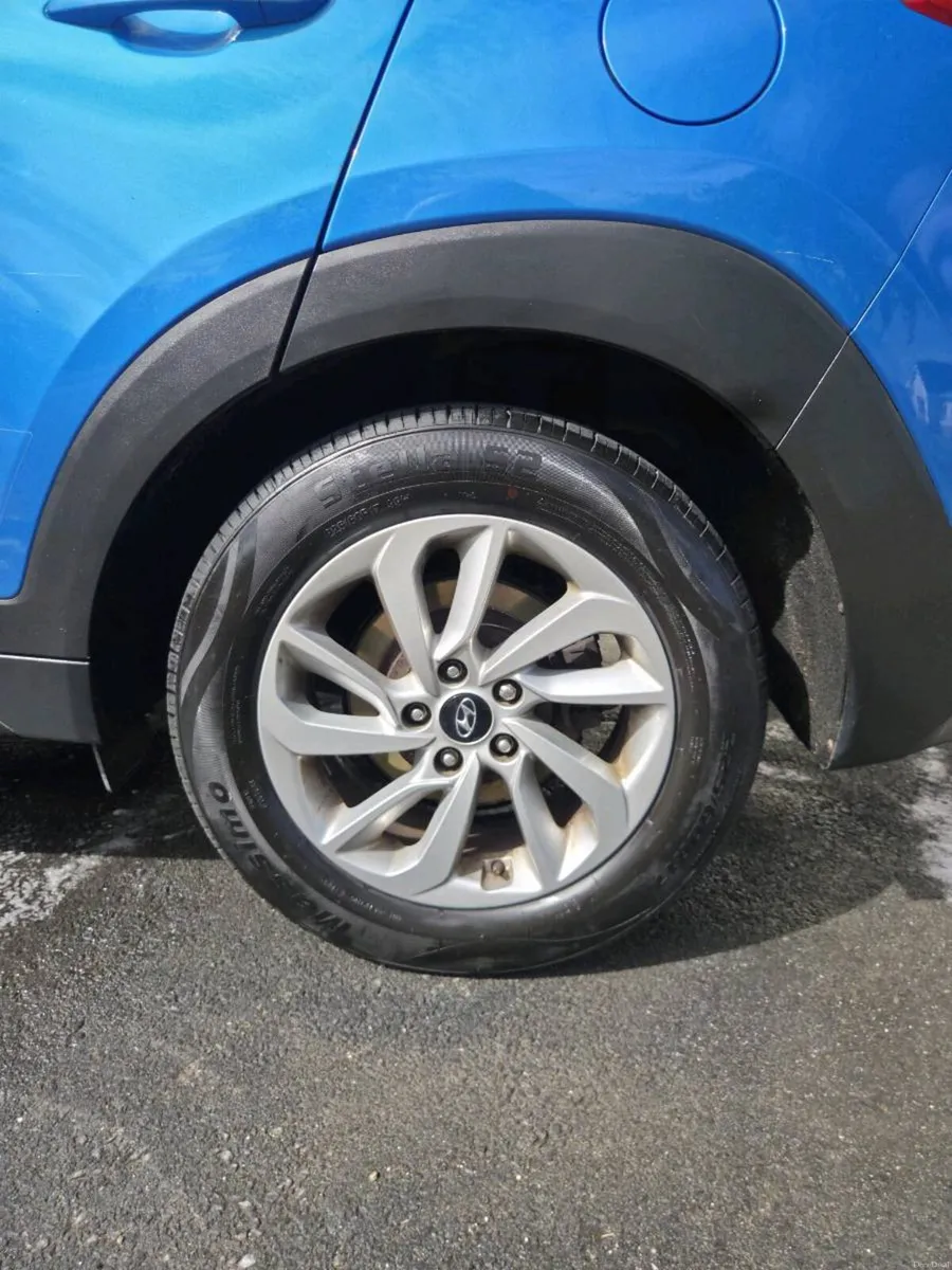 Hyundai Tuscon - Image 2