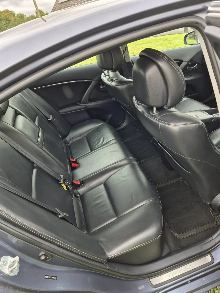 Toyota avensis - Image 5