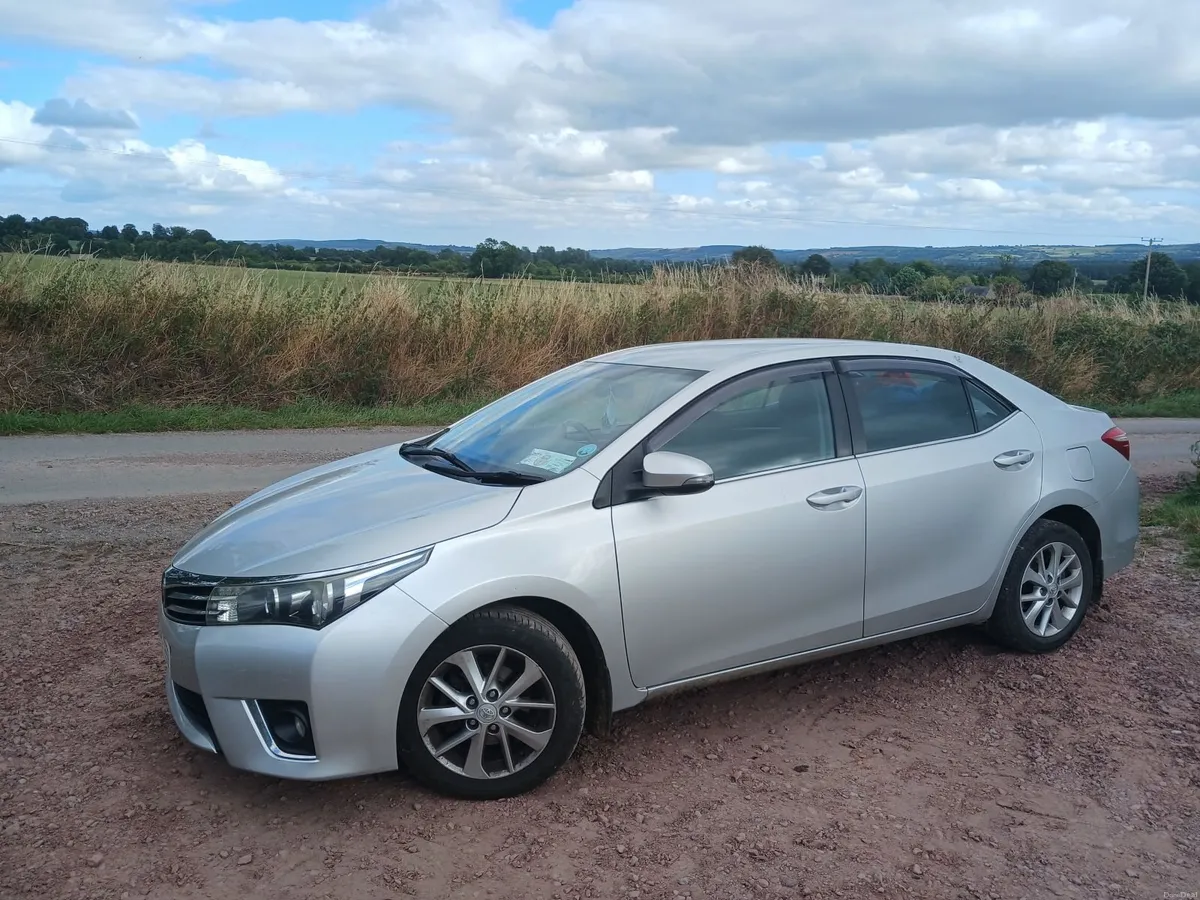 Toyota Corolla 2014 - Image 2