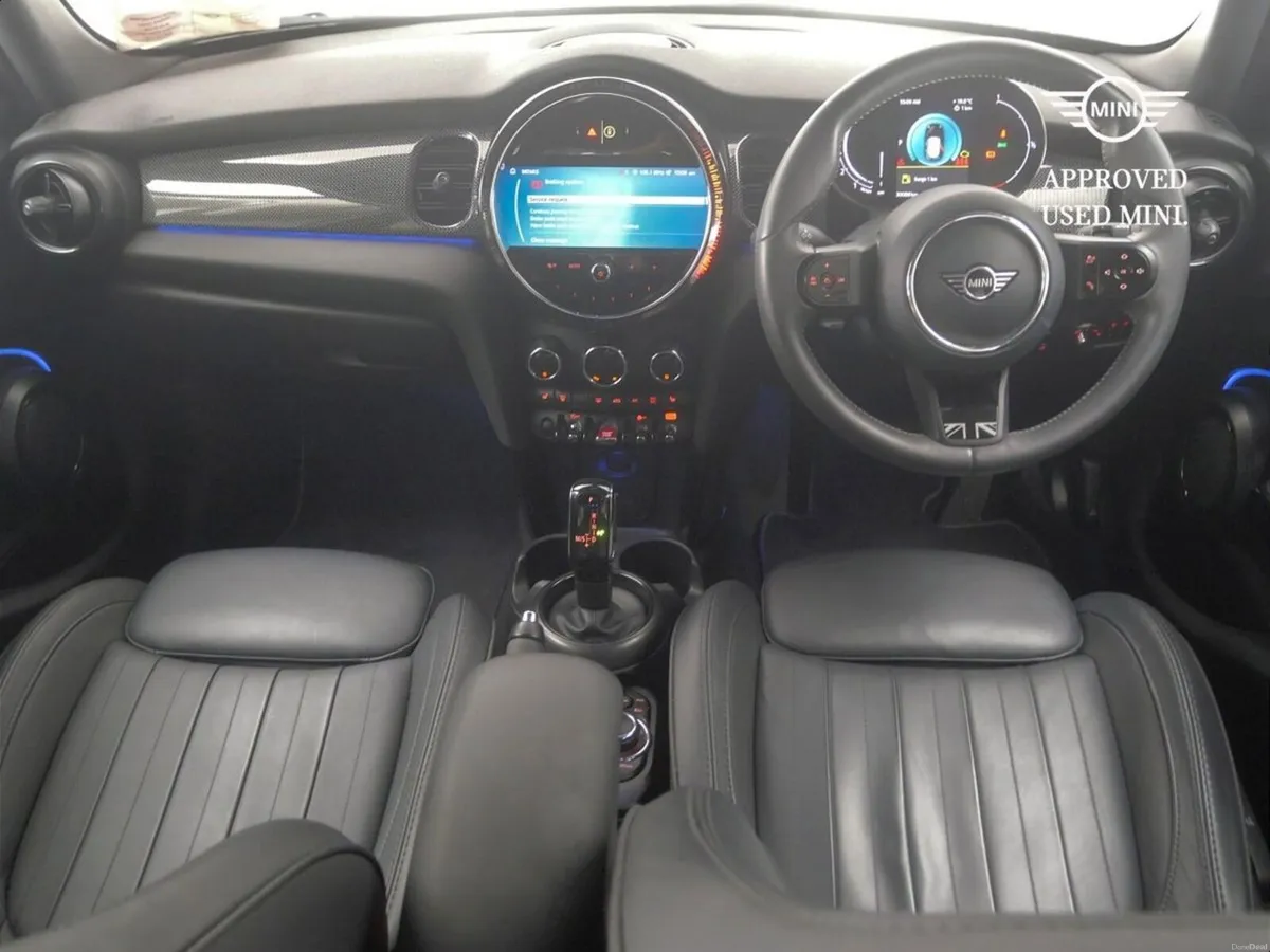 Mini Cooper 5-Door Cooper Exclusive - Image 4