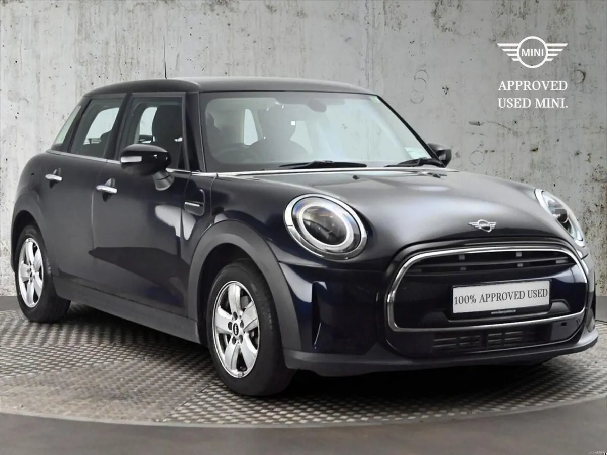 Mini Cooper 5-Door Cooper Classic - Image 1