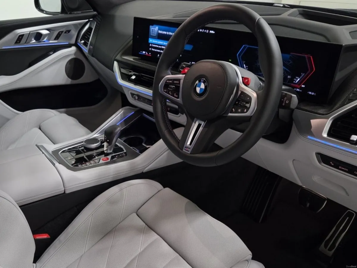 BMW XM 50e - Image 6
