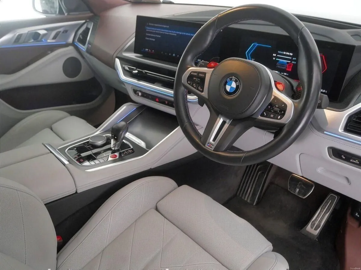 BMW XM 50e - Image 6