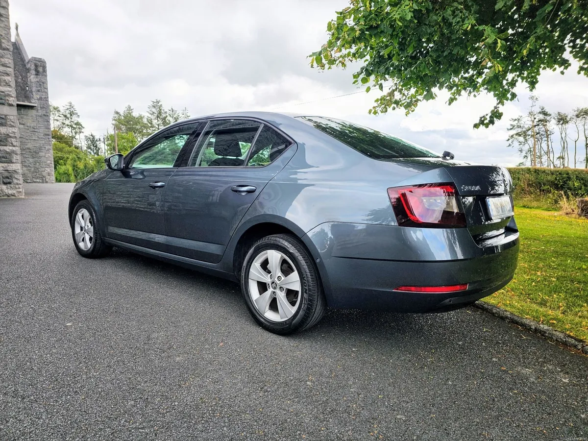 2019 Skoda Octavia - Image 5