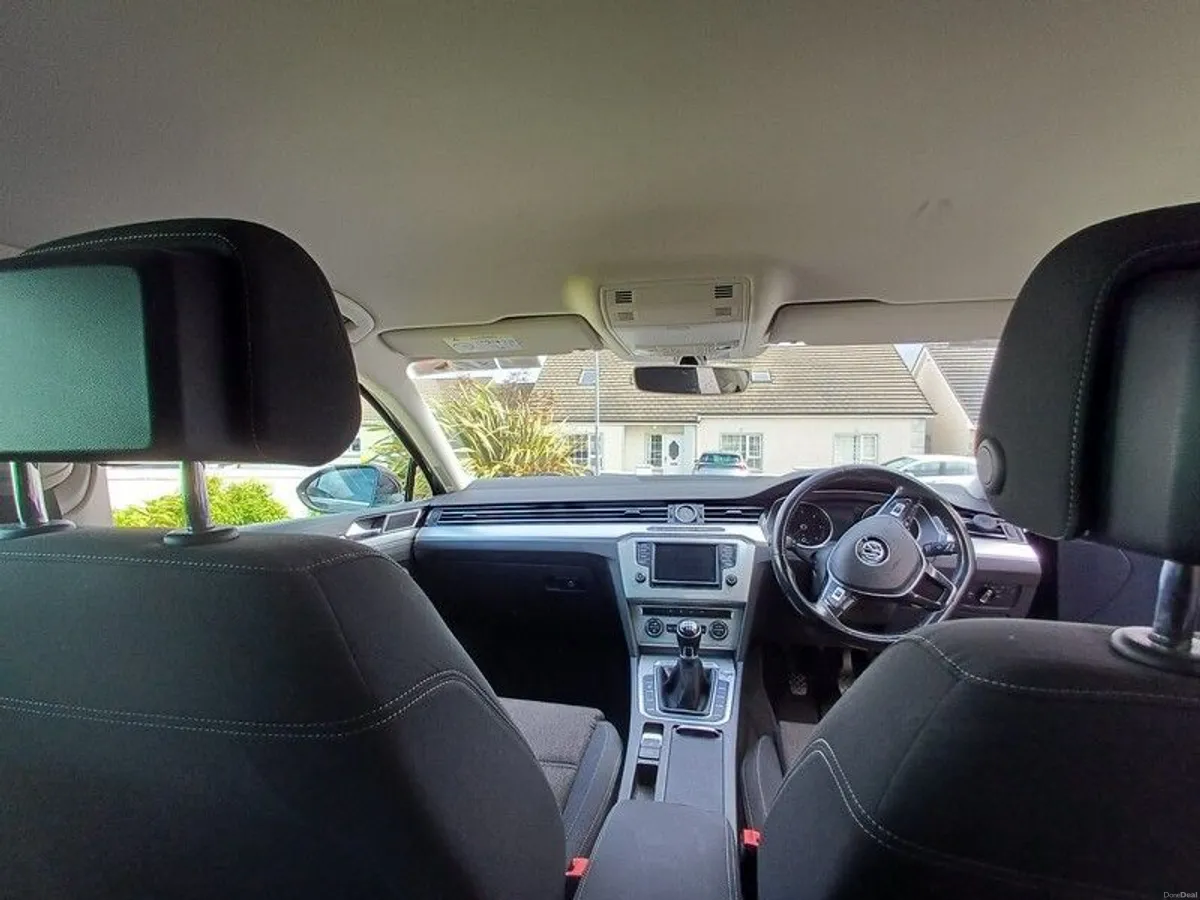 2015 Volkswagen Passat Estate - Image 5