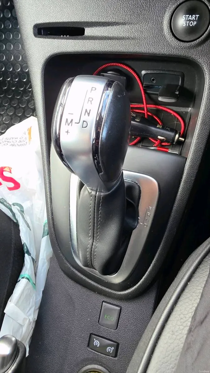 Renault Captur 2018, diesel automatic top spec - Image 2