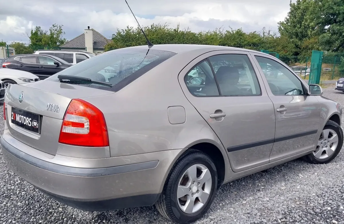 🔵 Skoda Octavia DUAL ZONE 1.4 5DR 80BHP LOW KM - Image 6