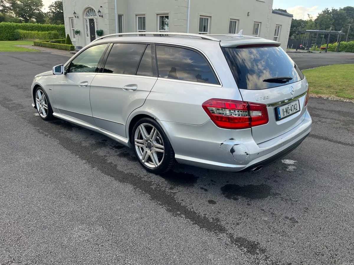 Mercedes E250 AMG 7 seater - Image 4