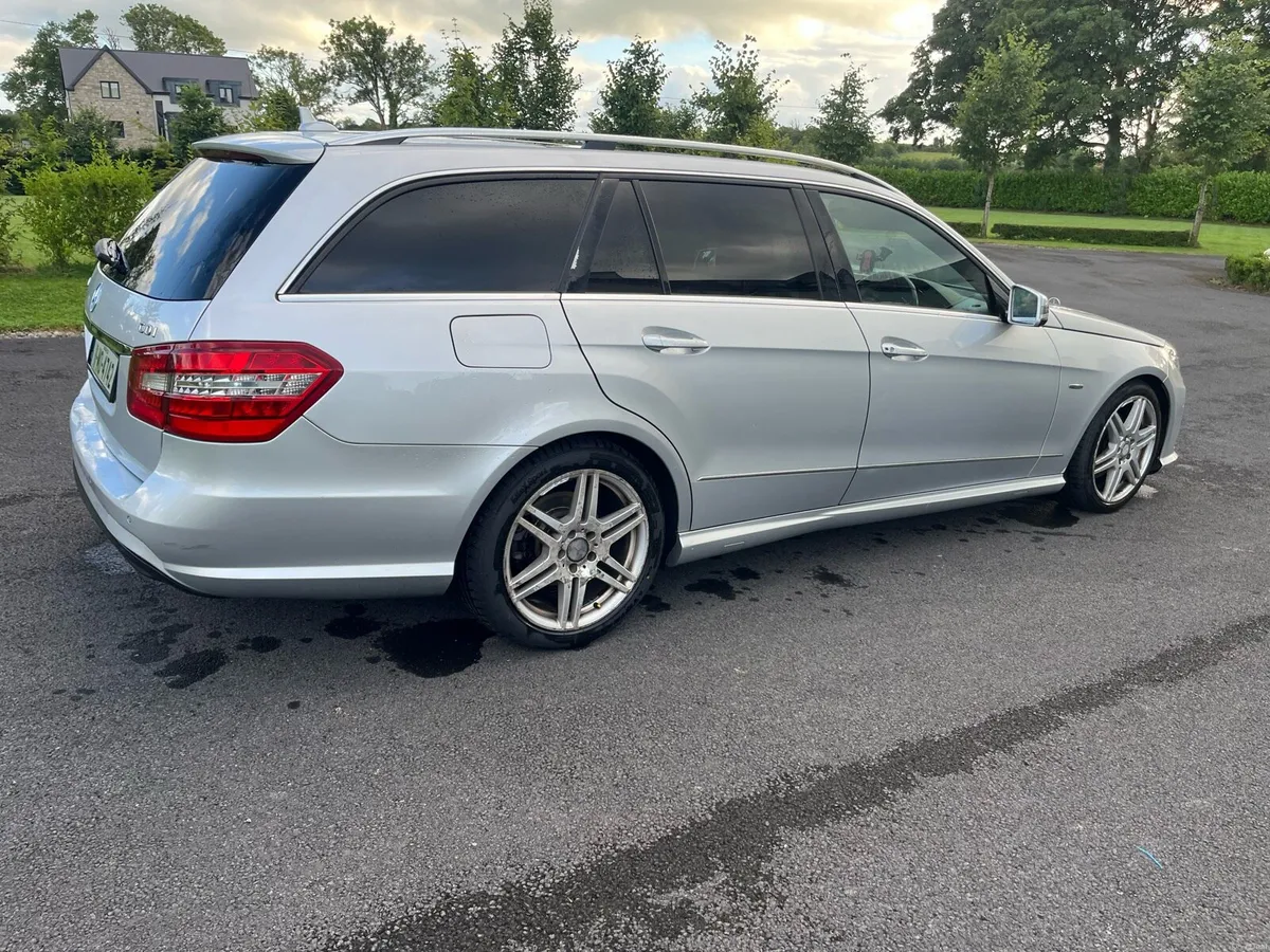 Mercedes E250 AMG 7 seater - Image 6
