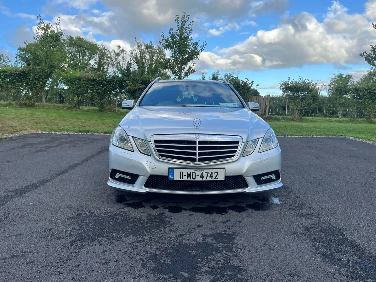 Mercedes E250 AMG 7 seater - Image 2