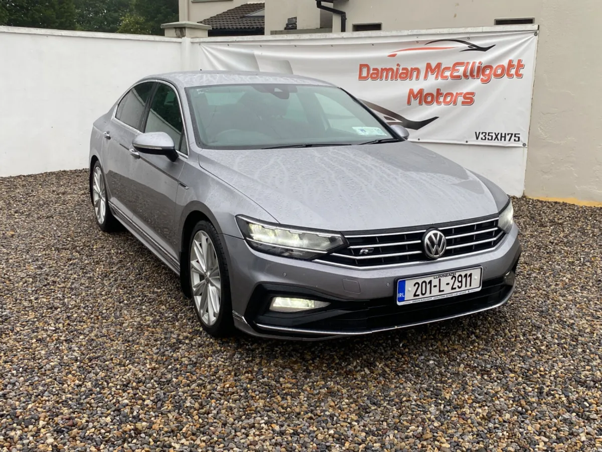 2020 Volkswagen Passat R-Line - Image 4