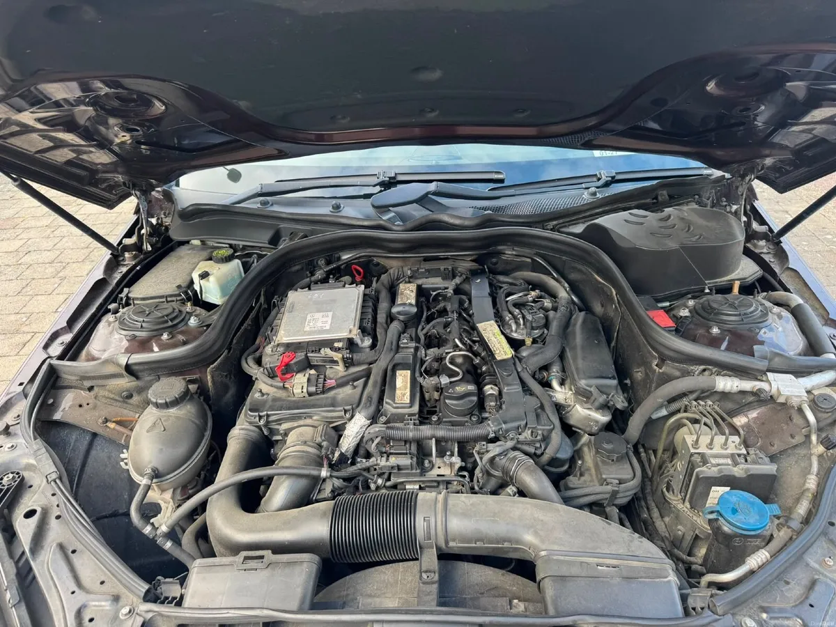 Mercedes-Benz E-Class 2010 - Image 2
