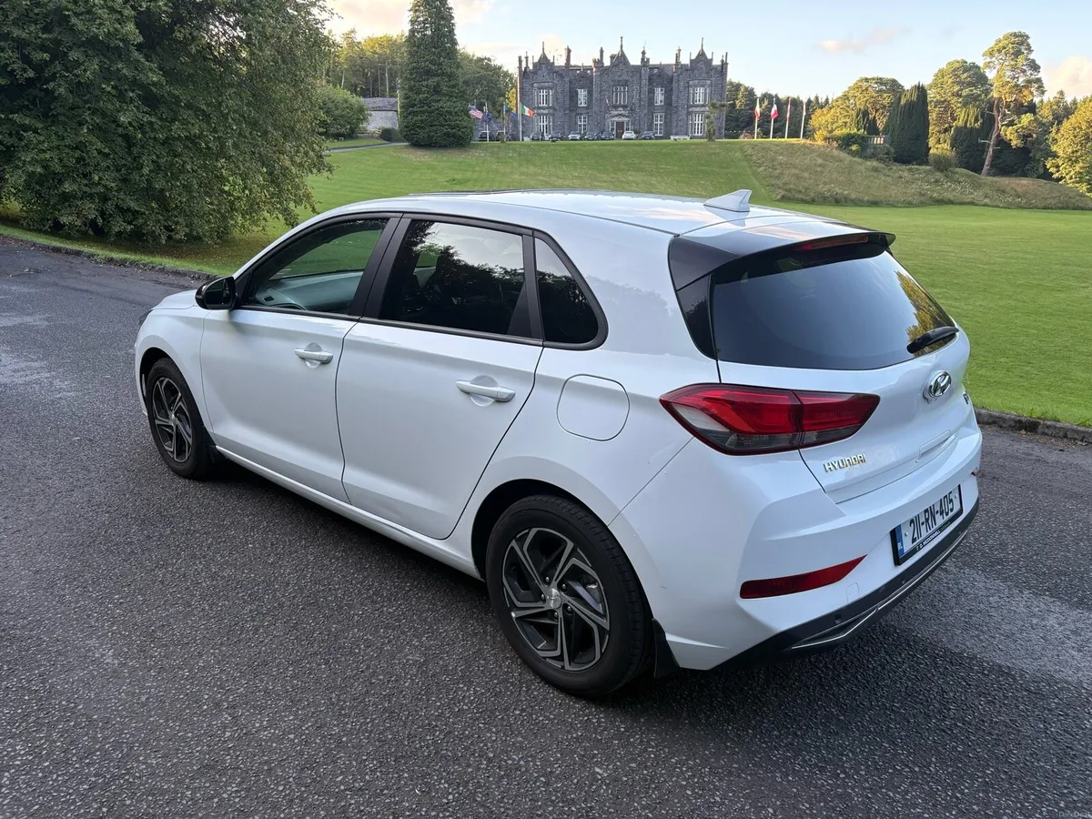 2021 HYUNDAI I30 1.6 CRDi DELUXE MODEL NCT&TAX - Image 4