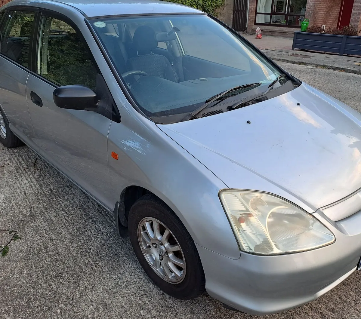 Honda Civic 2002 - Image 1