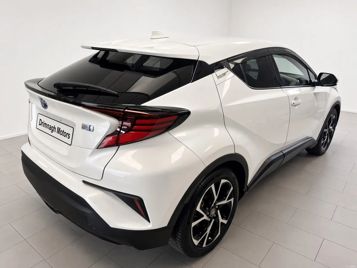 Toyota CHR HYBRID LUNA SPORT - Image 5