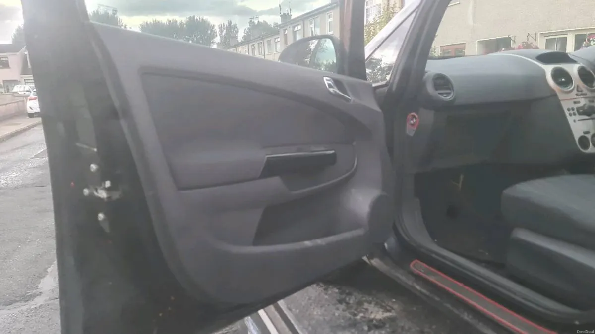 Opel corsa 1.2 petrol - Image 2