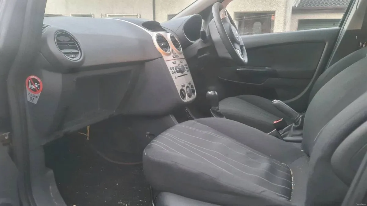 Opel corsa 1.2 petrol - Image 4