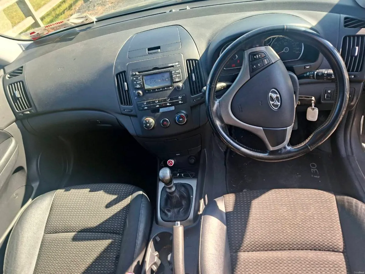 Hyundai i30 2.0 Diesel - Image 6