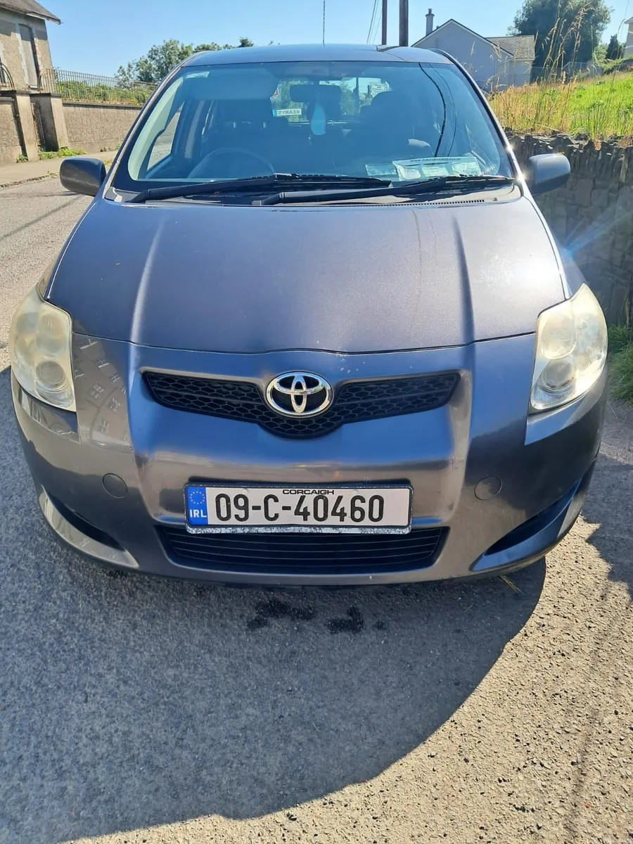 Toyota Auris 2009 - Image 1