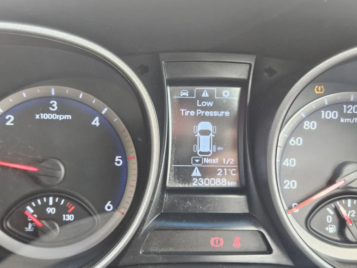 Hyundai Santa Fe 2016 7 seater - Image 5