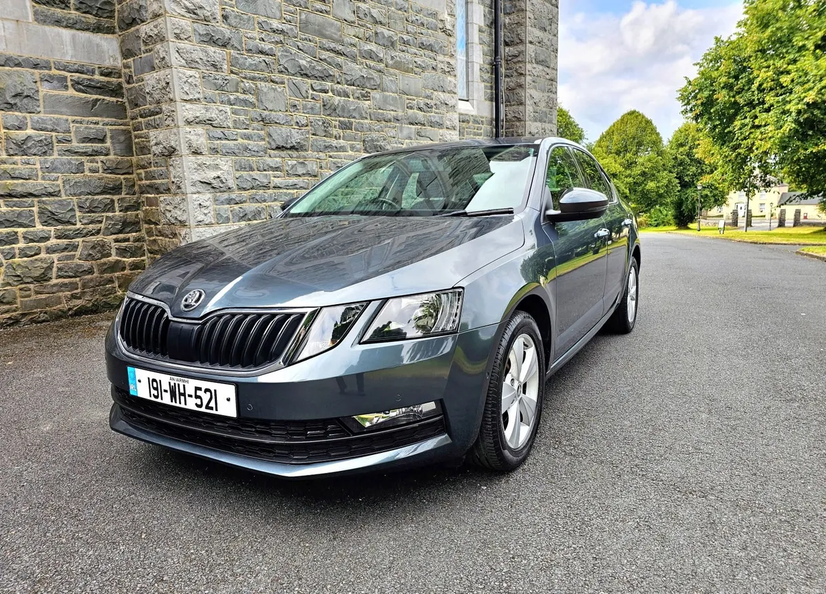 2019 Skoda Octavia - Image 2